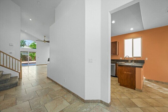 Foto del edificio - Welcome Home to this awesome 4 Bedroom Home