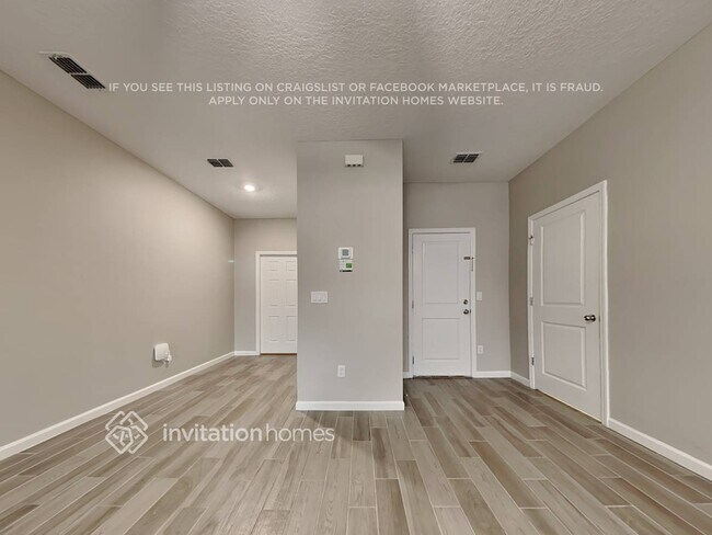 Foto del edificio - 374 Cherry Ridge Dr