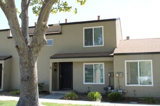 Building Photo - 21 El Capitan Ln