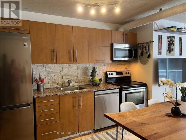 Building Photo - 170-170 Sudbury St