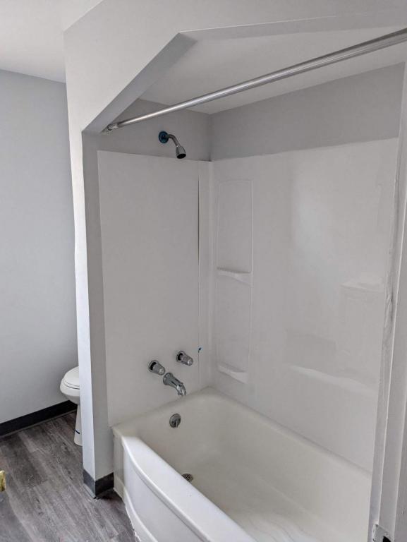 Foto del edificio - 6914 Montgomery Rd.  Apt. 9