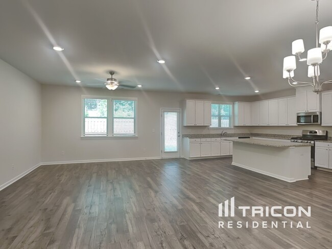 Foto del edificio - 196 Chapelcrest Ln