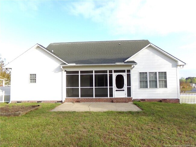 Building Photo - 290 Robeson St