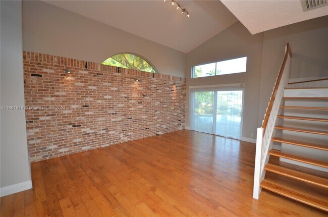 Foto del edificio - 2561 Regalia Way