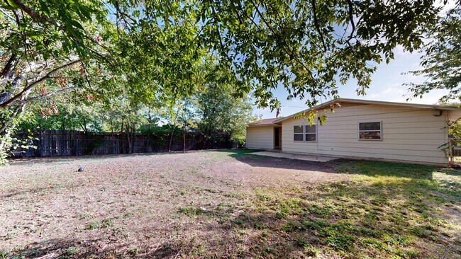 Foto del edificio - SINGLE FAMILY HOME $1,395 + 2 WEEKS FREE R...