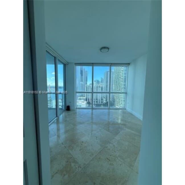 Foto del edificio - 480 NE 30th St