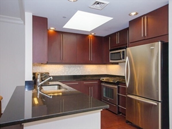 Foto del edificio - 629 Hammond St
