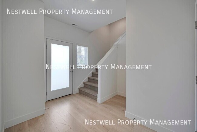 Building Photo - 894 W 560 S