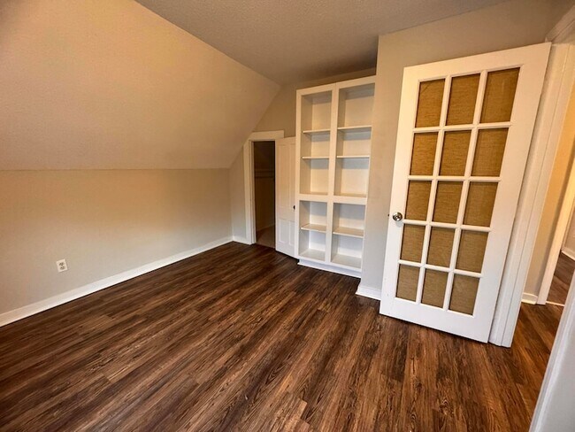 Foto del edificio - 805 Teaticket Hwy