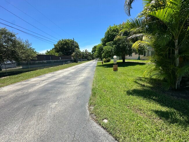 Foto del edificio - 1799 Fairview Villas Dr