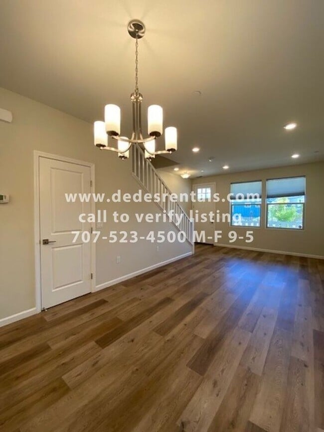 Building Photo - Stunning, new 2 story home in Coffey Park!