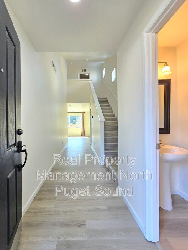 Building Photo - 6406 35th St NE