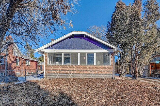 Building Photo - Explore Co - Central Family Home