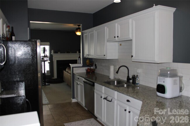 Foto del edificio - 9446 Cadman Ct