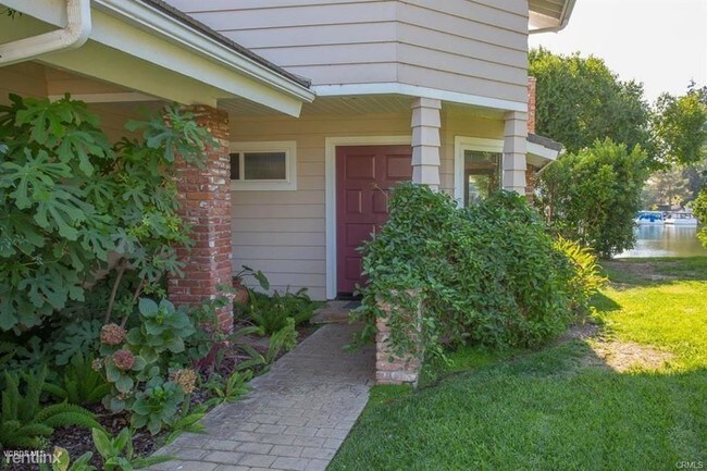 Building Photo - 2410 Oakshore Dr