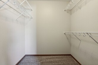 Building Photo - 1022 NW Willow Dr