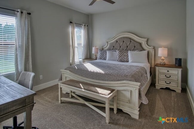Building Photo - 1247 Green Hill Dr