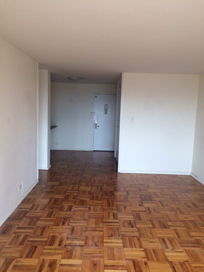 Foto del edificio - 300 E 40th St