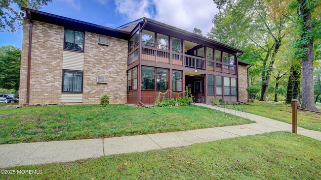 Building Photo - 138 Amberly Dr
