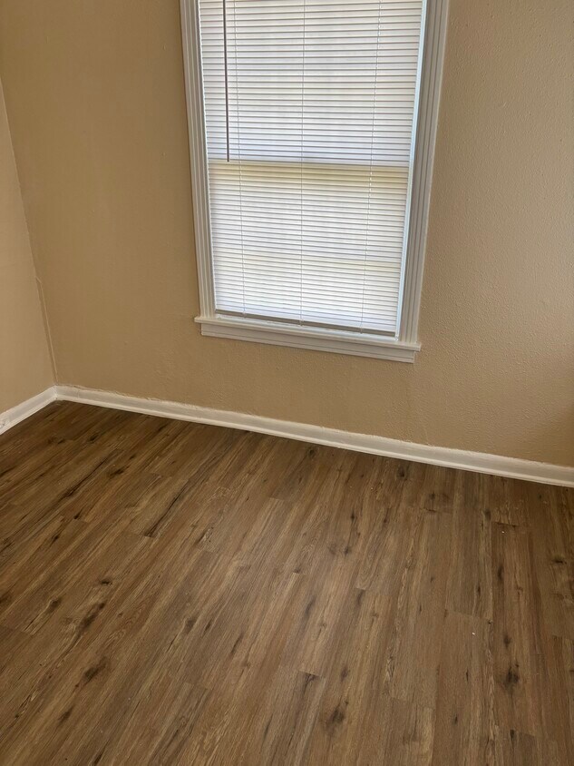 Foto principal - 2404 Cincinnati Ave
