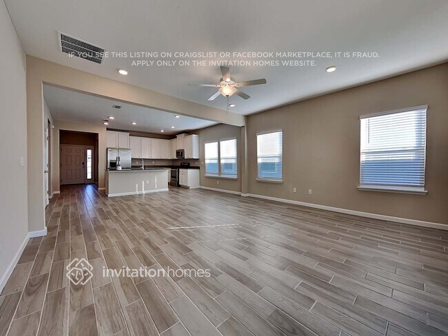 Foto del edificio - 6310 Starlight Dr