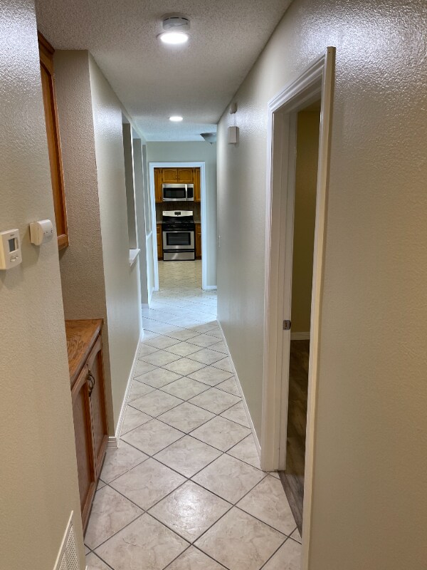 Foto del edificio - 2647 Laramore Ln