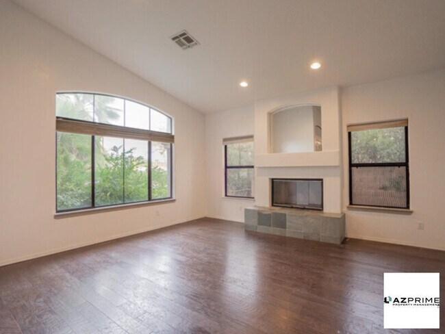 Foto del edificio - Here is the Perfect Scottsdale 4/2.5 Famil...