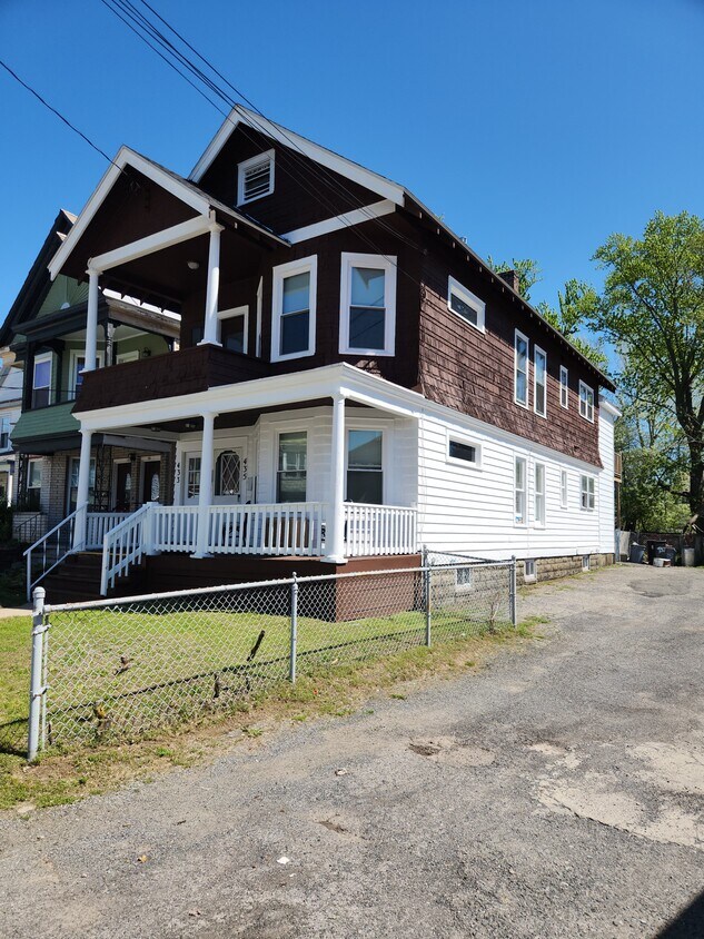 Primary Photo - 433 Second St