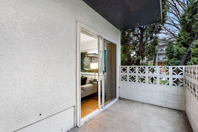 Photo du bâtiment - 1550 W 11th Ave