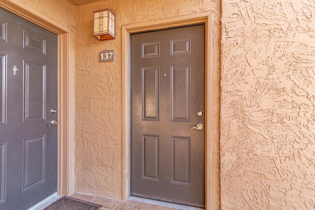 Foto del edificio - 3825 E Camelback Rd