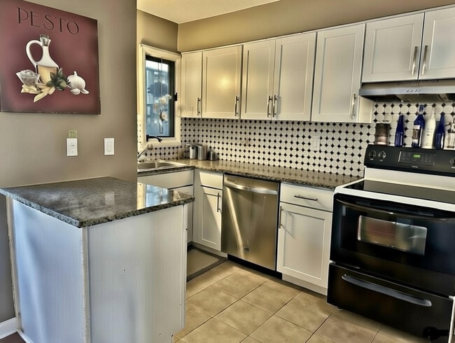 Image virtually staged for illustrative purposes (to remove personal belongings). - 9 Augusta Dr