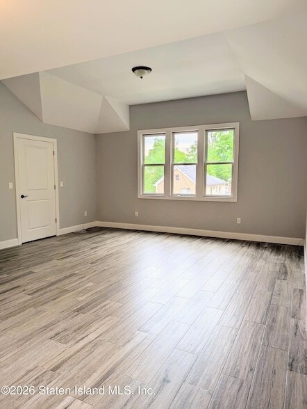 Building Photo - 162 Edgegrove Ave