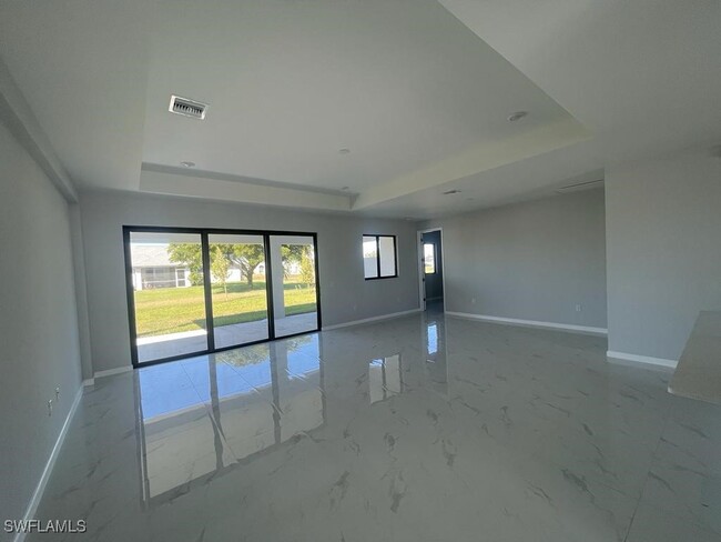 Foto del edificio - 2728 Diplomat Pkwy W