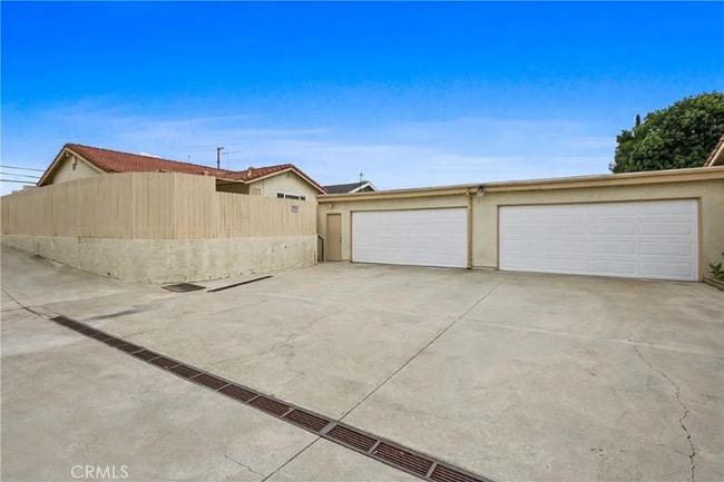 Building Photo - 632 E La Veta Ave