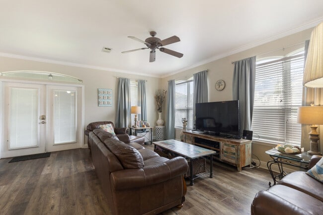 Building Photo - 9 Amber Cove