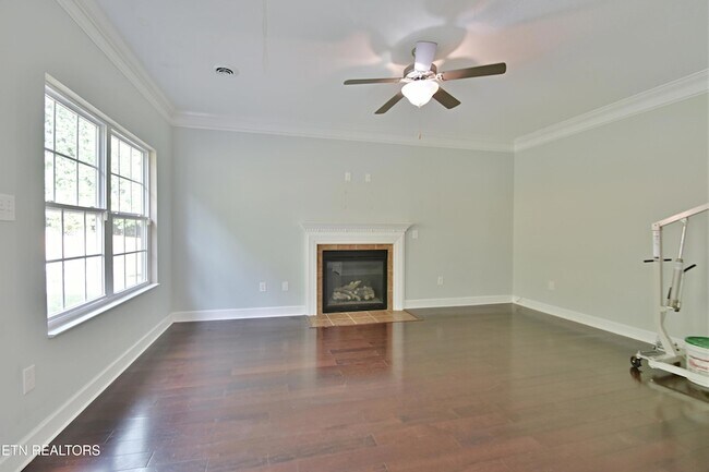 Foto del edificio - 3032 Oakwood Hills Ln