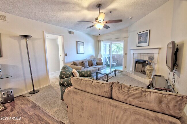 Building Photo - 3031 N Civic Center Plaza