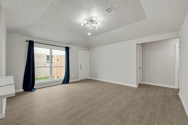 Foto del edificio - 15322 Bedford Glen Dr