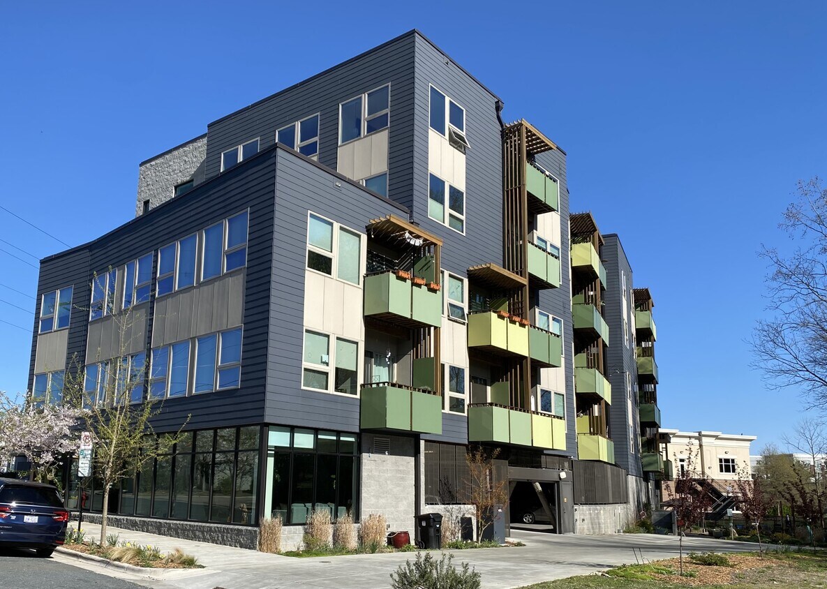 Foto principal - 610 Trent Dr