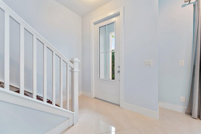 Building Photo - 7085 Edison Pl