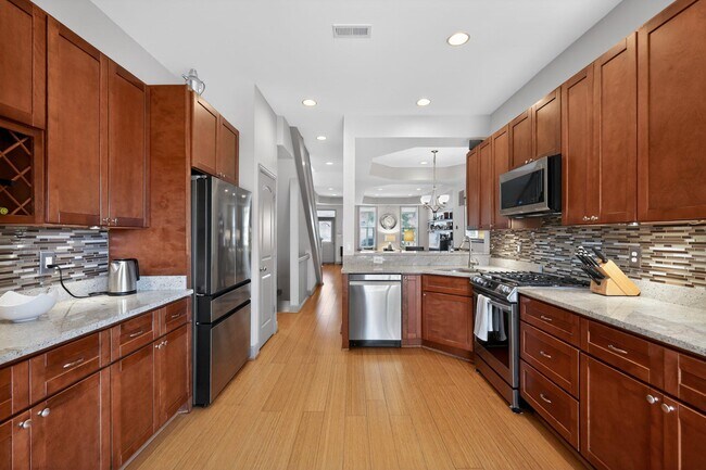 Foto del edificio - 928 Ingraham St NW