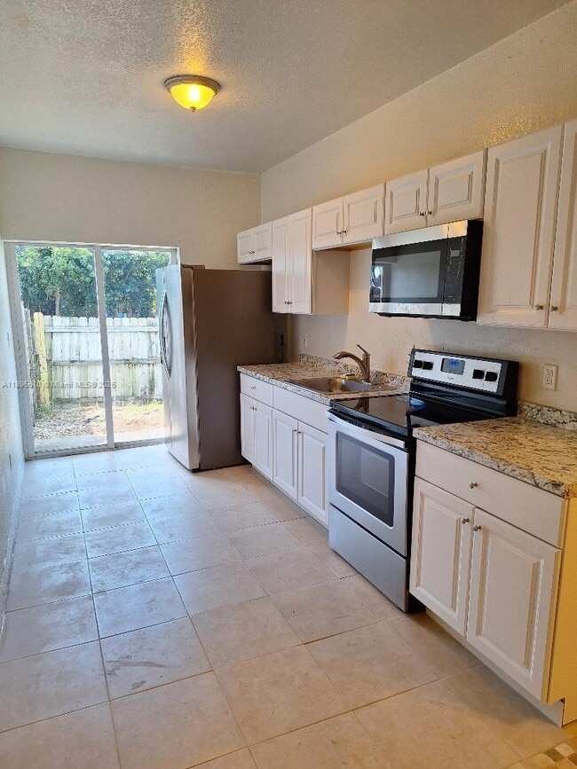 Building Photo - 28412 SW 141st Pl