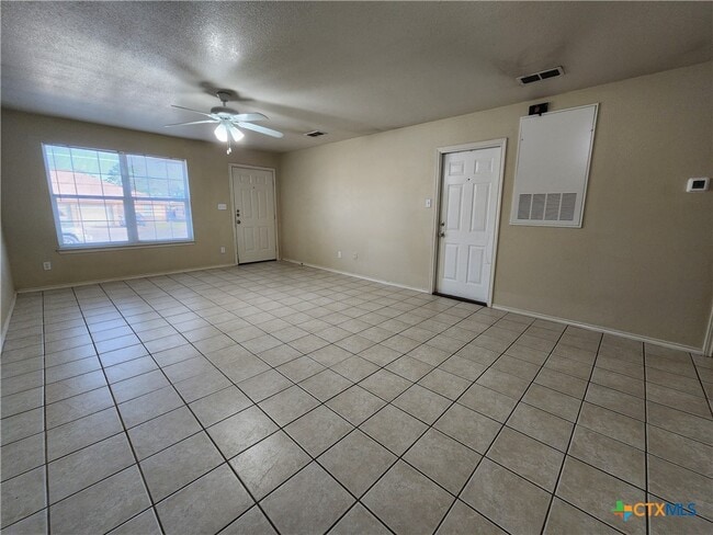Building Photo - 1146 Misty Acres Dr