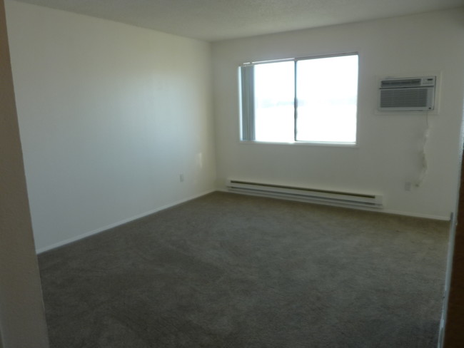 Foto del edificio - Hillcrest Apartments