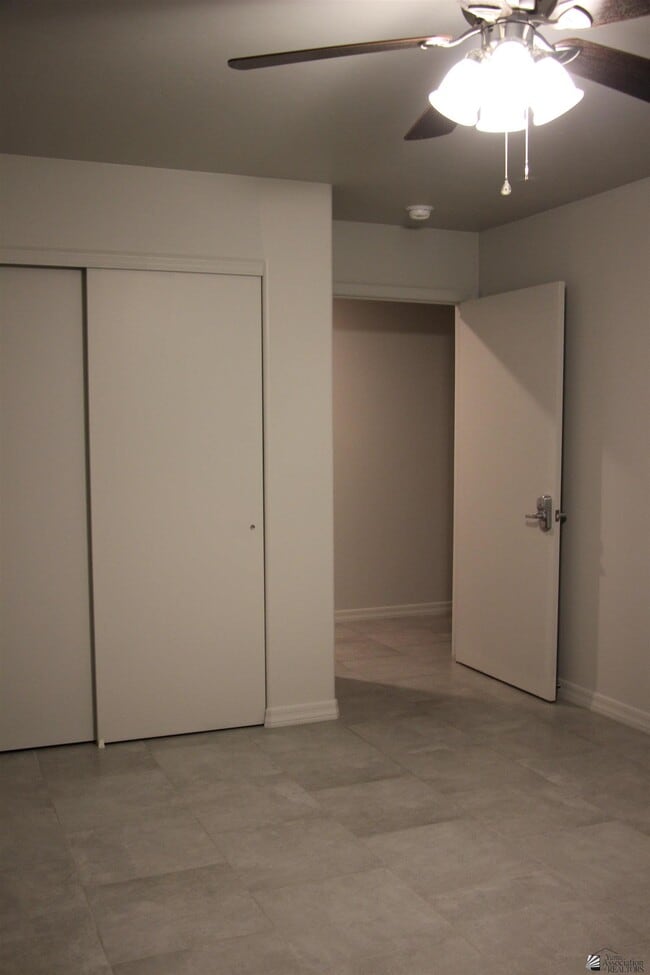 Building Photo - 692 13th Ave