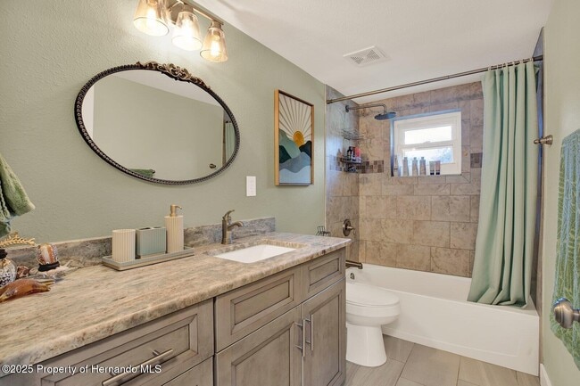 Building Photo - 18321 Edgewood Dr