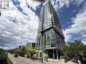 Building Photo - 170-1170 Fort York Blvd