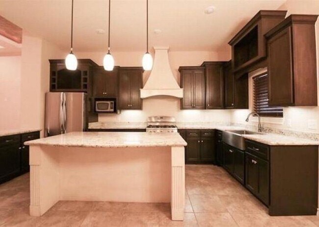 Building Photo - 420 Sabal Loop