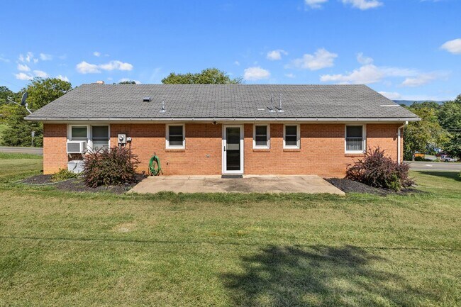 Foto del edificio - 26182 Old Valley Pike