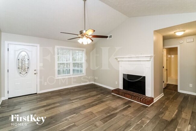 Foto del edificio - 166 Poplar Way